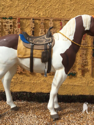 Ref 1402 - Cavalo com sela